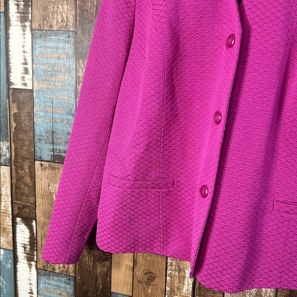 Liz Baker Fuchsia Textured Blazer - Picture 6 of 15